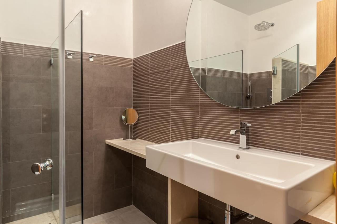 Apartamento Con Encanto En El Barrio De Santa Cruz Sevilla Bagian luar foto