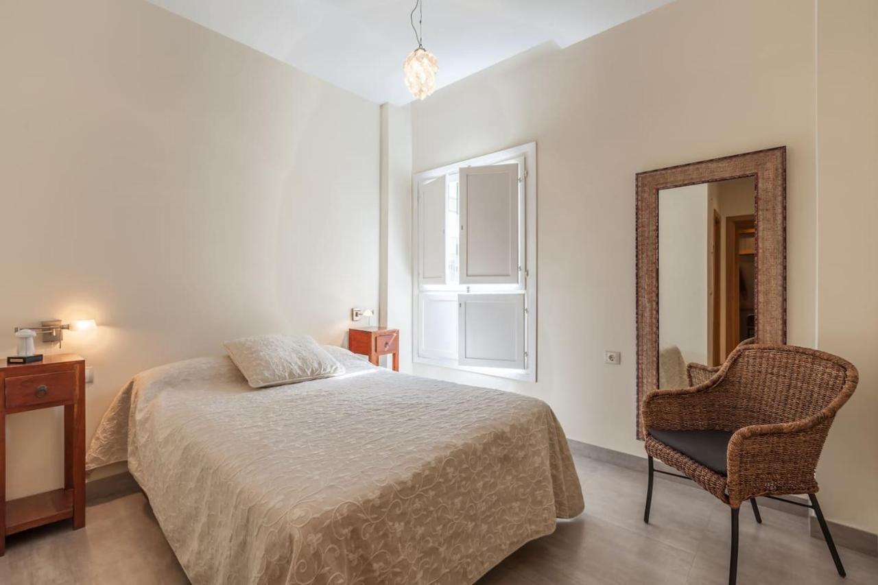 Apartamento Con Encanto En El Barrio De Santa Cruz Sevilla Bagian luar foto