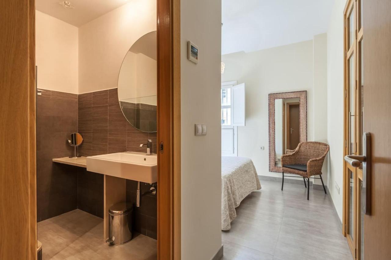 Apartamento Con Encanto En El Barrio De Santa Cruz Sevilla Bagian luar foto